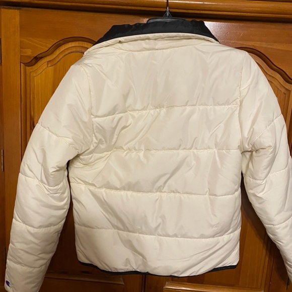 Champion women’s cream puffer jacket new - Picture 3 of 5